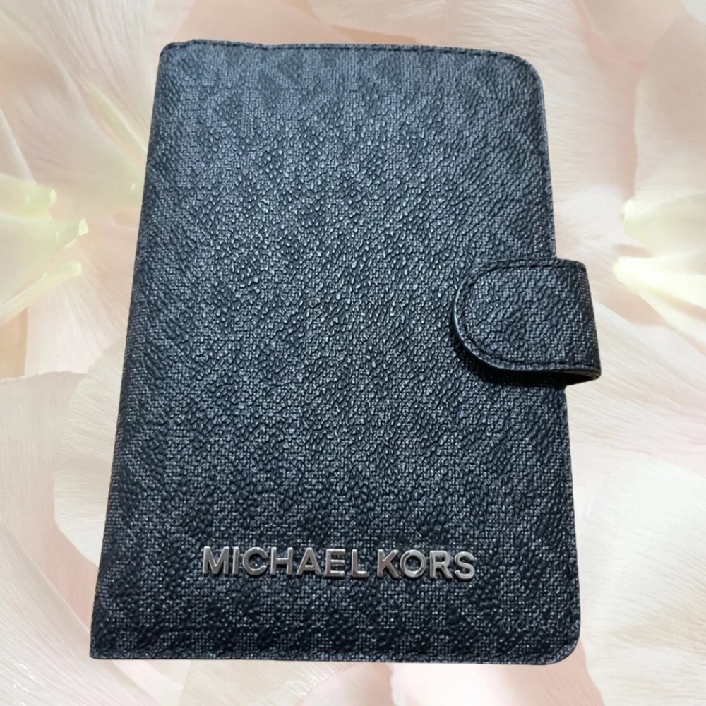 Michael Kors Jet Set Travel Passport Case Wallet, Black